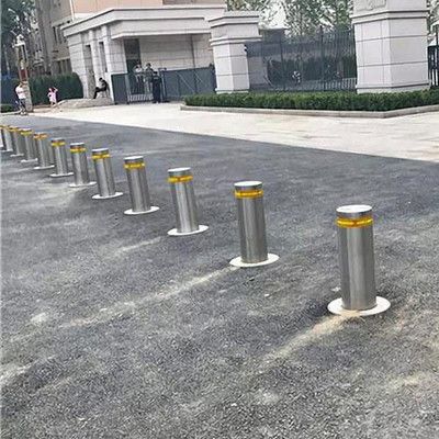 不銹鋼防撞柱的應(yīng)用案例